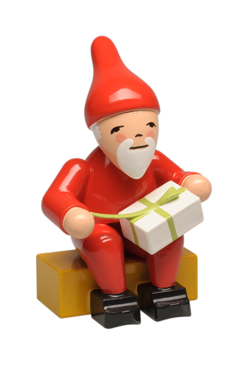 Gnome / Fairy / Elf with Gift
