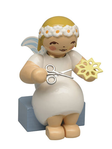 Marguerite Angel Sitting with Paper Star / New 2025 / PRE-ORDER NOW FOR MAY 2025 DELIVERY