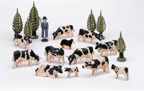 Set of Christian Werner Black and White Cattle with Wood Chip Gift Box (19 pieces)