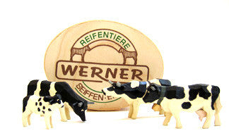 Set of Christian Werner Black and White Cattle with Wood Chip Gift Box (4 pieces)