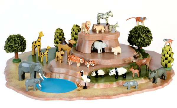 Zoo Set - Zoo Platform with 12 sets of Animals with young / Size Small - No longer made by the Werner workshop