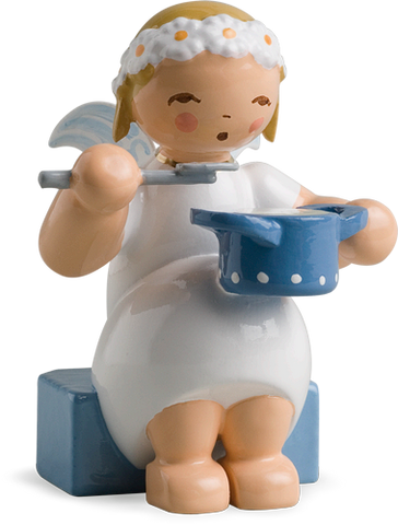 Marguerite Angel with Saucepan / Retired 2022